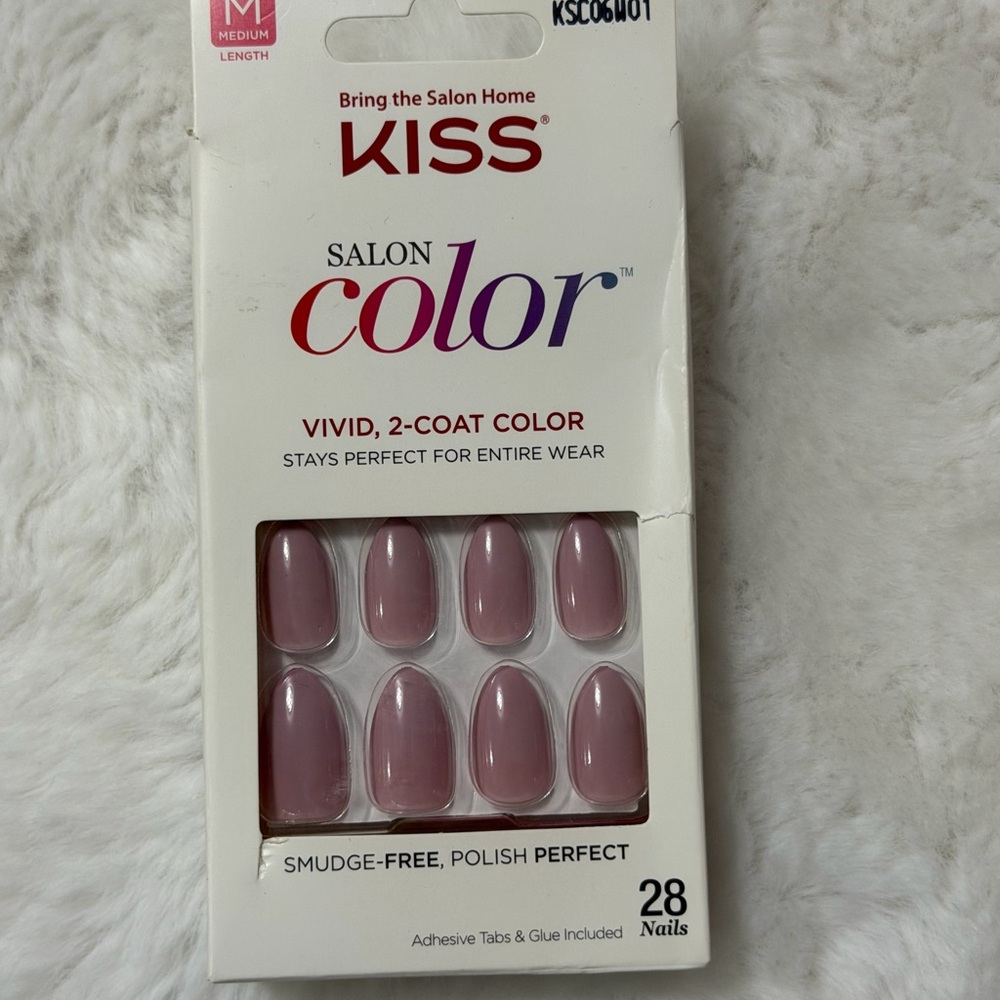Kiss Vivid Color Press-On Nails